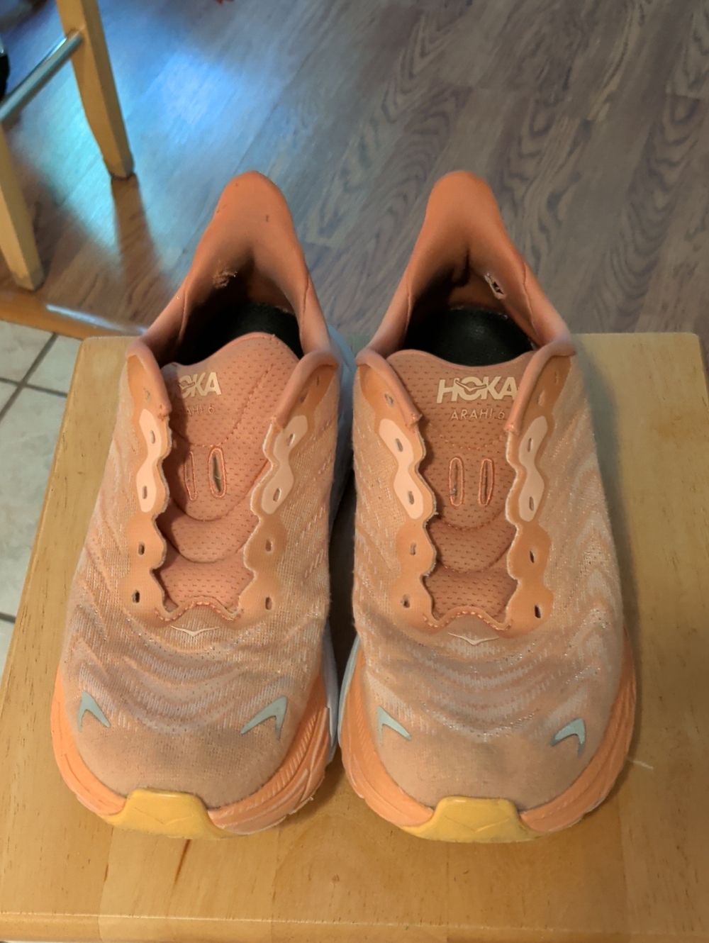 Women's Hoka Shoes Arahi6 Size 7B